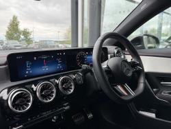 MERCEDES-BENZ Cla Class Photo 3