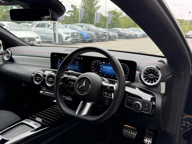 MERCEDES-BENZ Cla Class Photo 40