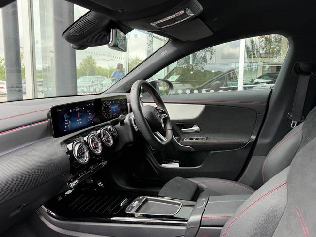 MERCEDES-BENZ Cla Class Photo 45