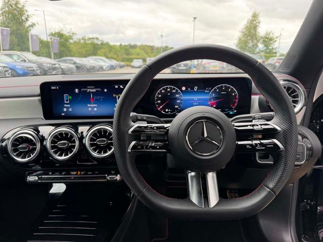 MERCEDES-BENZ Cla Class Photo 5