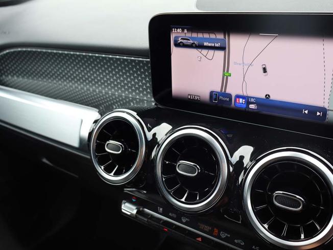 MERCEDES-BENZ GLB Photo 10