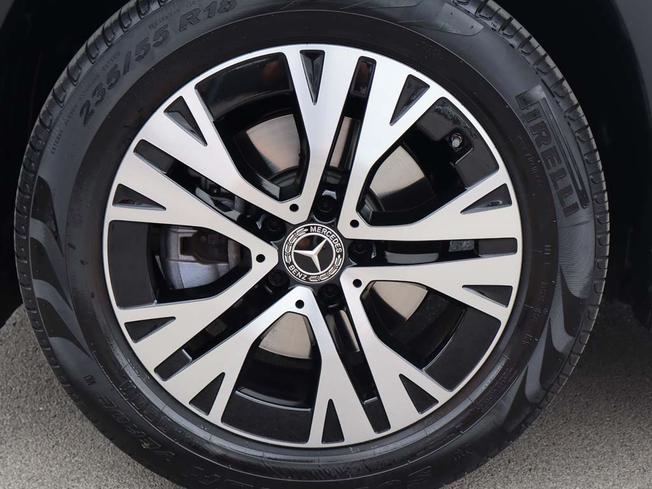 MERCEDES-BENZ GLB Photo 11