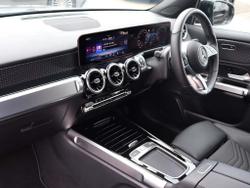 MERCEDES-BENZ GLB Photo 2