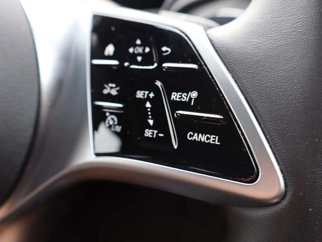 MERCEDES-BENZ GLB Photo 21