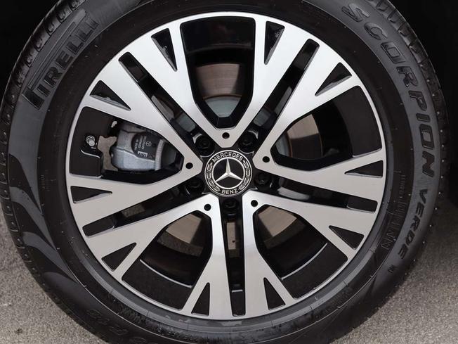 MERCEDES-BENZ GLB Photo 24