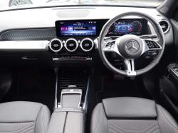 MERCEDES-BENZ GLB Photo 3