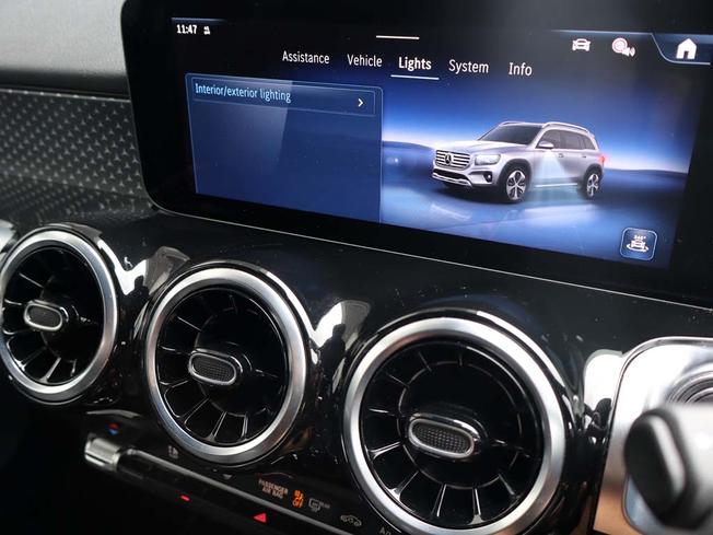 MERCEDES-BENZ GLB Photo 34