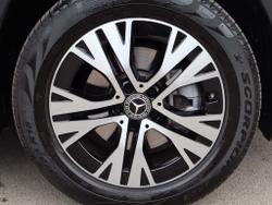 MERCEDES-BENZ GLB Photo 5