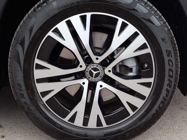 MERCEDES-BENZ GLB Photo 5