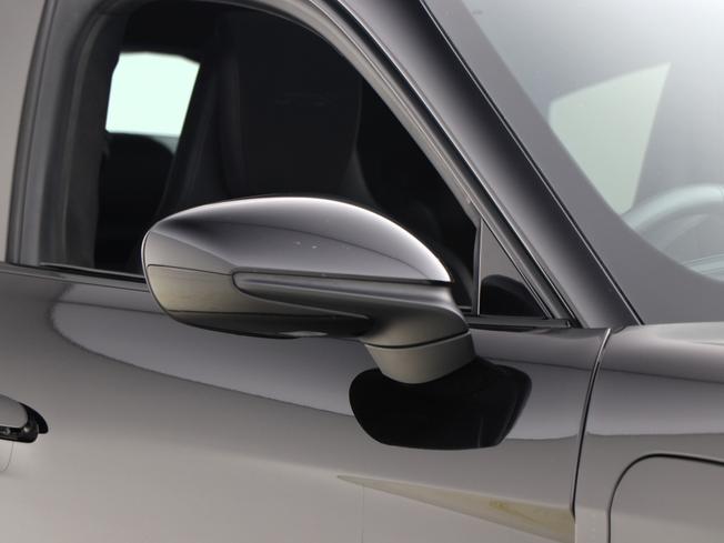 PORSCHE Taycan Photo 11
