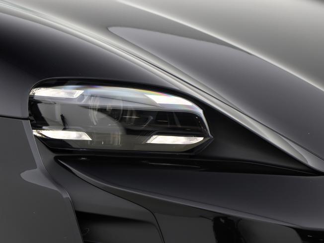 PORSCHE Taycan Photo 12