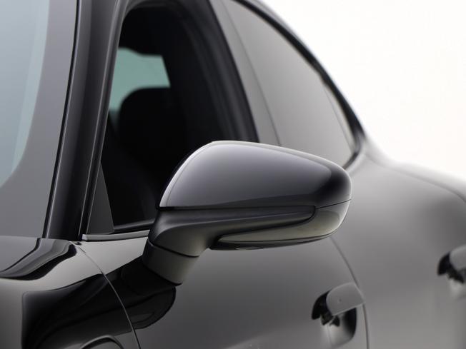 PORSCHE Taycan Photo 15