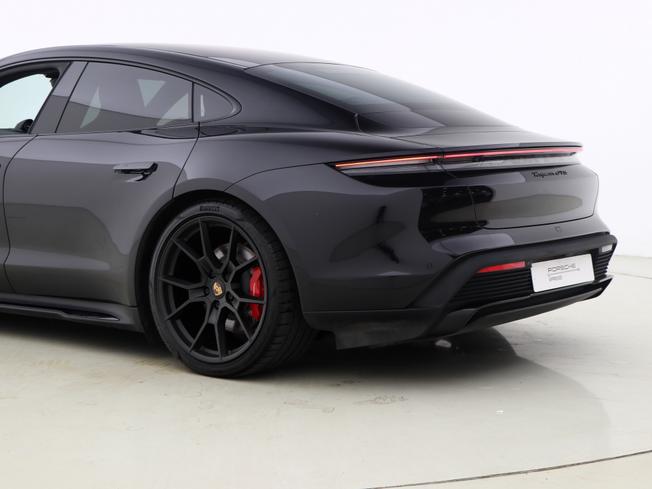 PORSCHE Taycan Photo 20