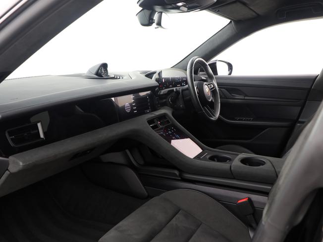 PORSCHE Taycan Photo 29