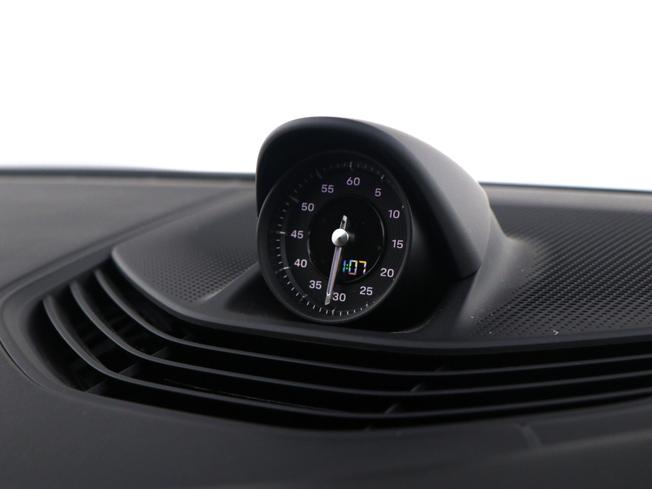PORSCHE Taycan Photo 48