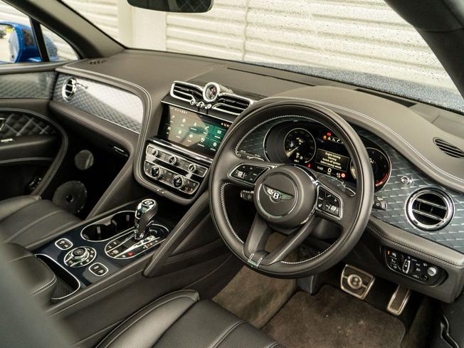 Bentley Bentayga Photo 11