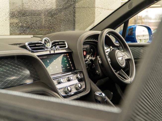Bentley Bentayga Photo 12