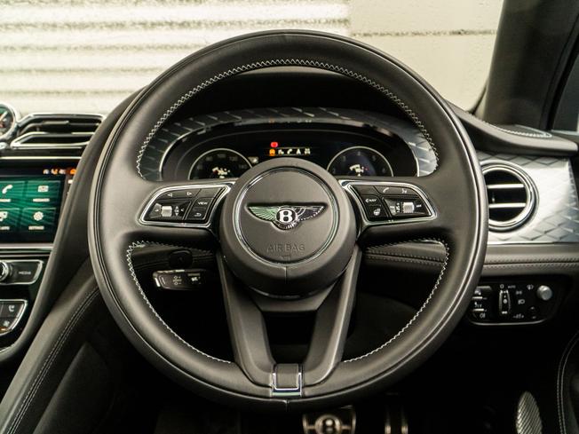 Bentley Bentayga Photo 18