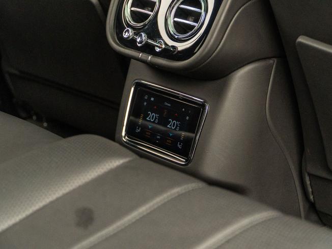 Bentley Bentayga Photo 28