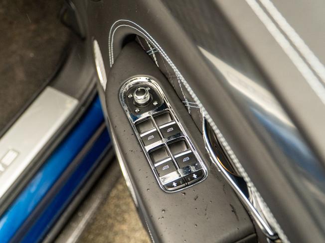 Bentley Bentayga Photo 29