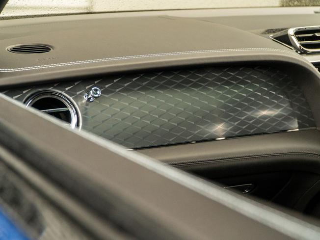 Bentley Bentayga Photo 32
