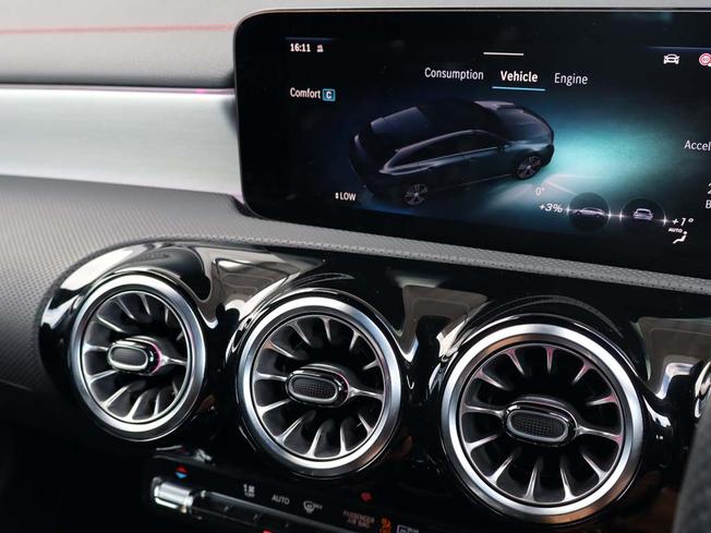 MERCEDES-BENZ CLA Class Photo 29
