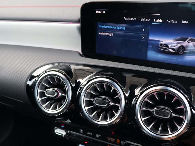 MERCEDES-BENZ CLA Class Photo 33
