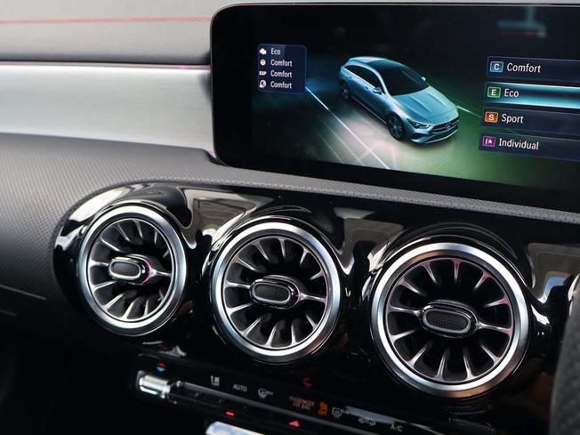 MERCEDES-BENZ CLA Class Photo 35