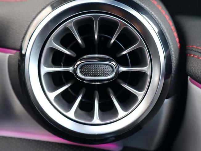 MERCEDES-BENZ CLA Class Photo 38