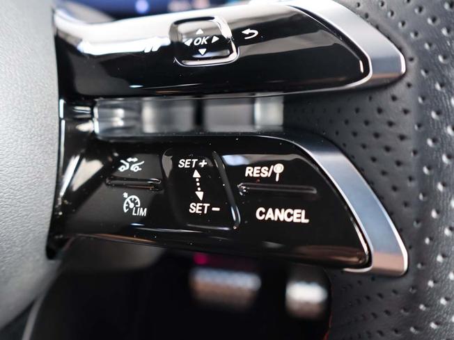 MERCEDES-BENZ CLA Class Photo 47