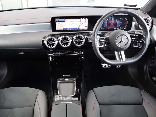 MERCEDES-BENZ CLA Class Photo 5