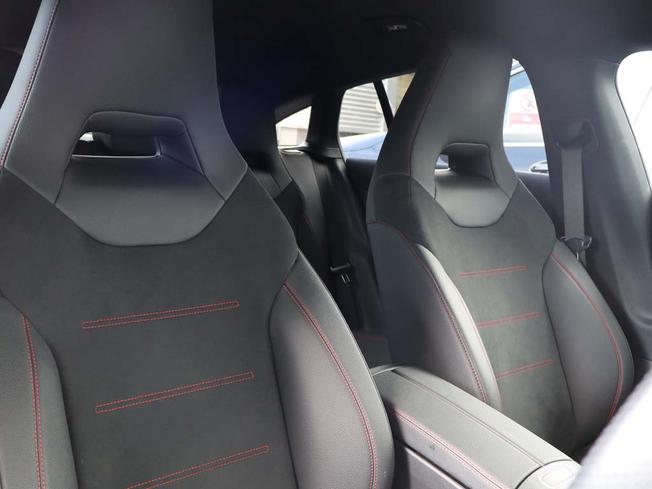 MERCEDES-BENZ CLA Class Photo 8