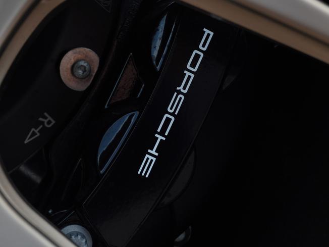 PORSCHE 911 Photo 18