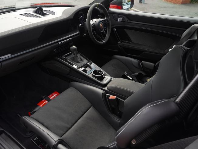 PORSCHE 911 Photo 3