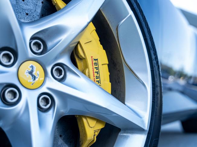 FERRARI Purosangue Photo 42