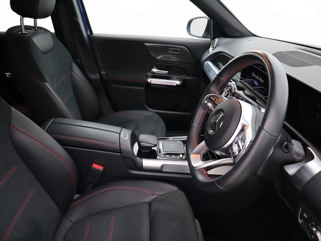 MERCEDES-BENZ GLB Photo 14