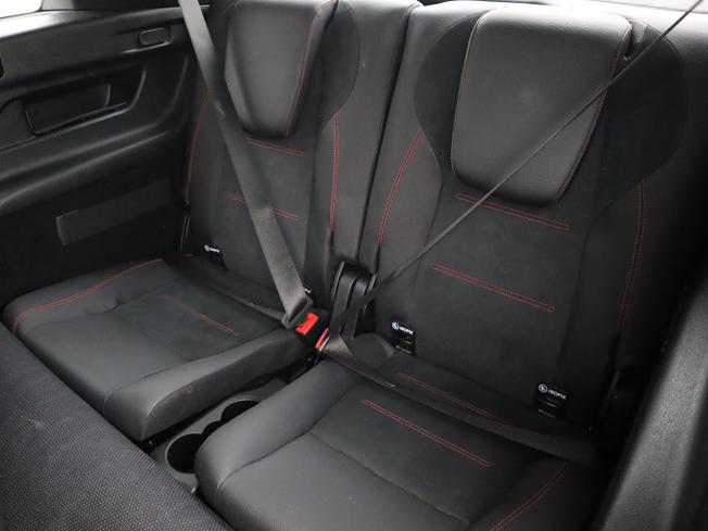 MERCEDES-BENZ GLB Photo 21