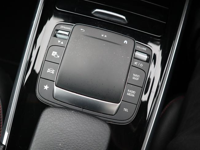 MERCEDES-BENZ GLB Photo 25