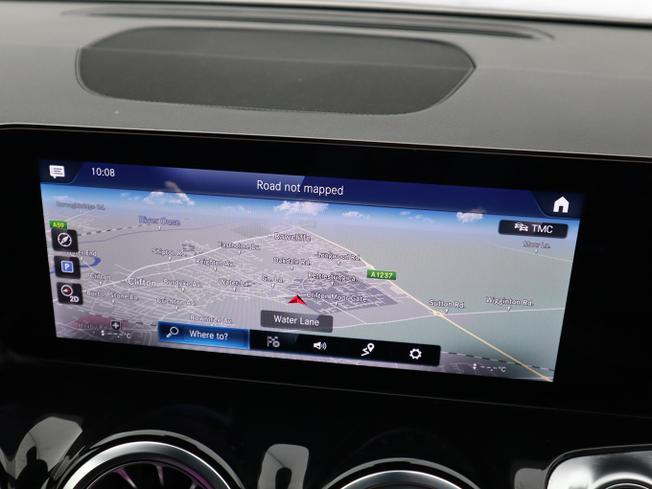 MERCEDES-BENZ GLB Photo 28