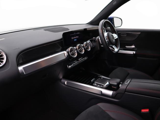 MERCEDES-BENZ GLB Photo 3