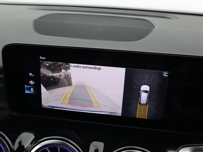MERCEDES-BENZ GLB Photo 33