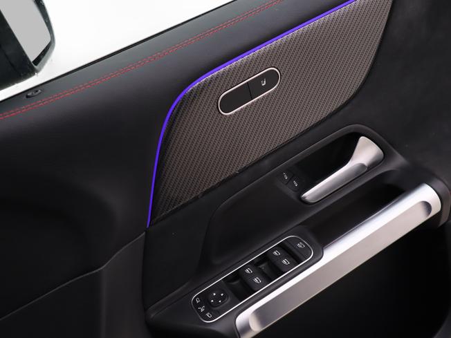 MERCEDES-BENZ GLB Photo 36