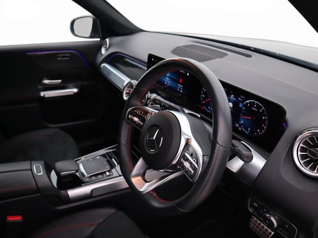 MERCEDES-BENZ GLB Photo 41