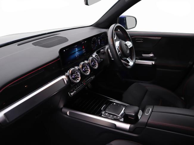 MERCEDES-BENZ GLB Photo 42