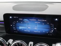 MERCEDES-BENZ GLB Photo 5