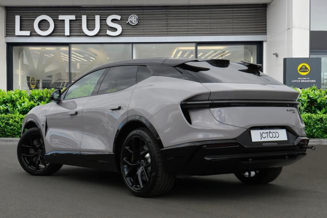 LOTUS Eletre Photo 2