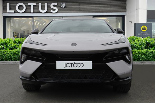 LOTUS Eletre Photo 5