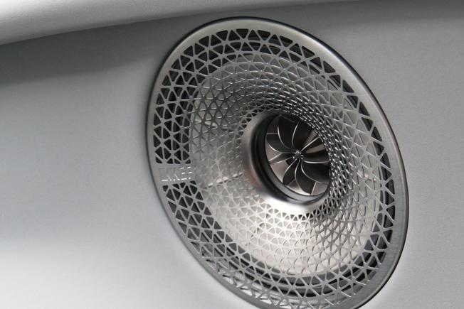 LOTUS Eletre Photo 12