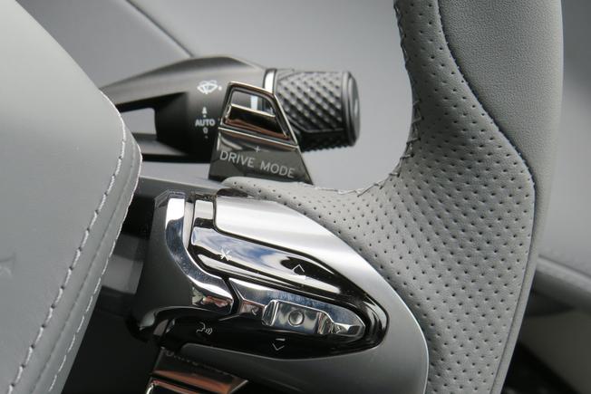 LOTUS Eletre Photo 14