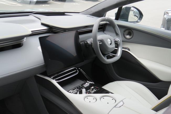 LOTUS Eletre Photo 3